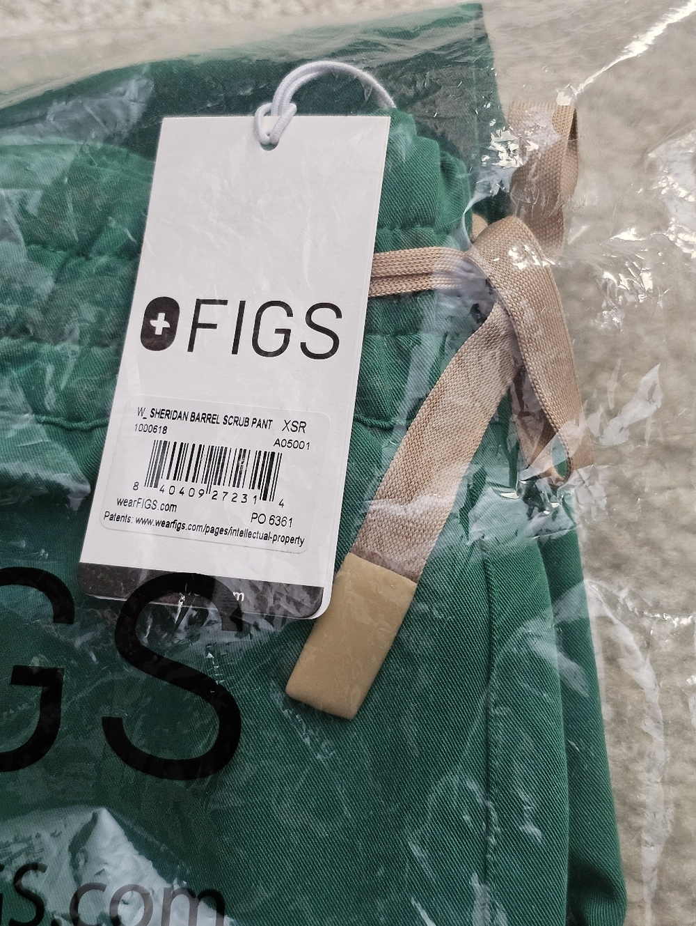 FIGS SHERIDAN BARREL SCRUB PANTS.